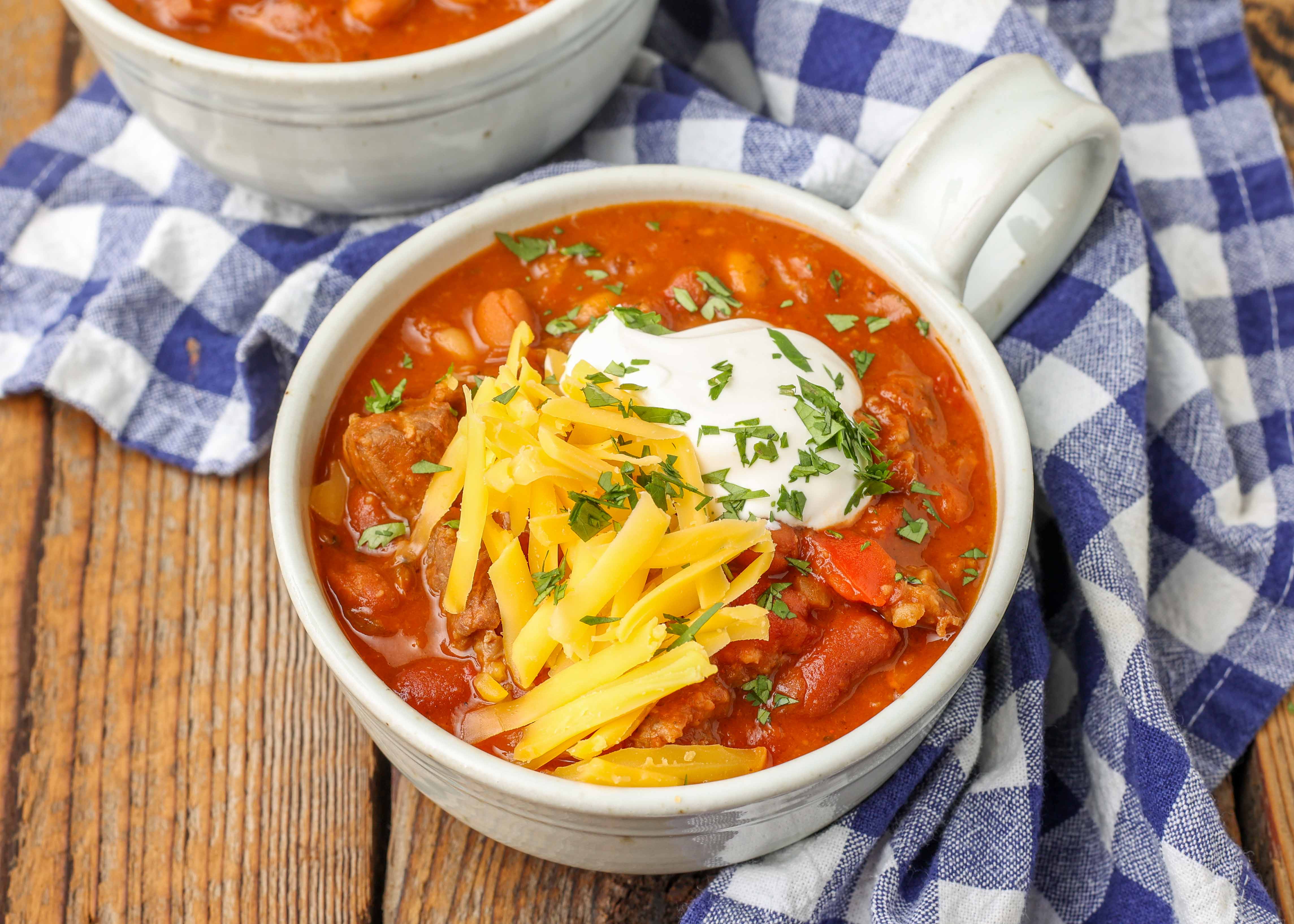Effortless Winter Comfort: All-Day Simmer Spicy Steak & Five Bean Chili